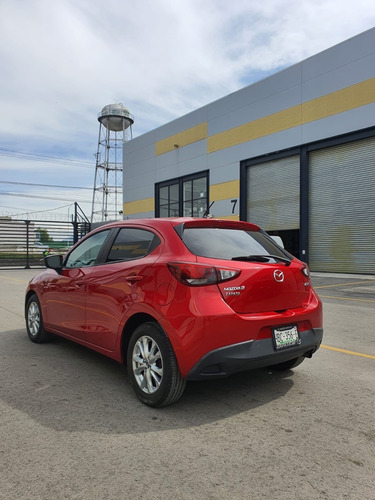 Imagen 3 de 10 de Mazda 2 Modelo 2016