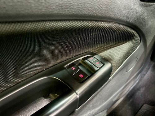 Volkswagen Voyage 1.6 MSI TOTALFLEX 4P MANUAL