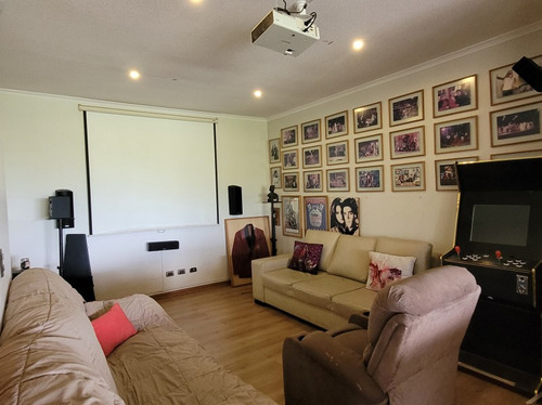 Casa En Venta En Calle Colina Vista Hermosa Las Condes