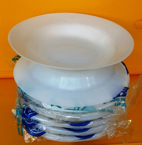 Imagen 3 de 8 de Platos Plasticos Rehusables Nº 10 Precio Por X 4 Paquetes