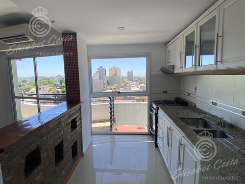 Imagen 2 de 22 de Semipiso De 3 Ambientes Al Frente Con Dos Balcones.