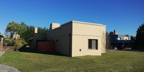 Imagen 9 de 30 de Hermosa Casa En Venta 4 Amb. Barrio Cerrado Canning