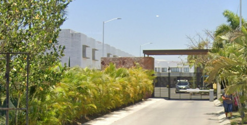Casa En Remate Bancario En C. Federación, Los Tamarindos, Ixtapa, Jal., México (60% Descuento, Excelente Plusvalía) ¡gran Oportunidad De Inversión! - Sk12