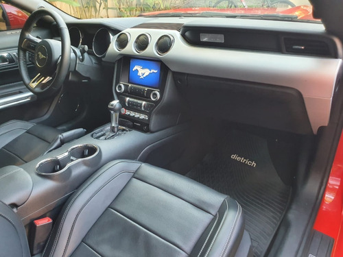 Ford Mustang V8