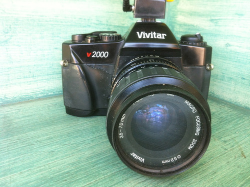 Câmera Vivitar V 2000 Analógica Com Dois Flashes Inclusos