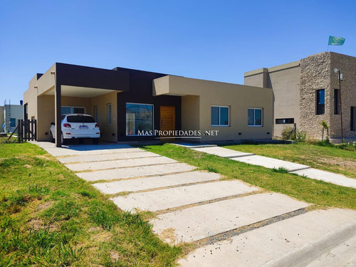 Casa En Venta Canning  Barrio Santa Clara Al Sur