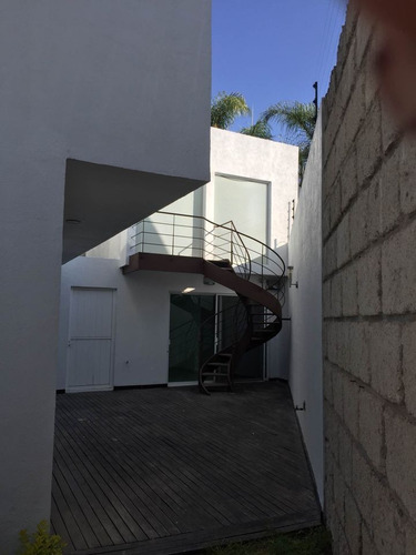 Imagen 6 de 16 de Casa Estilo Californiano Moderno
