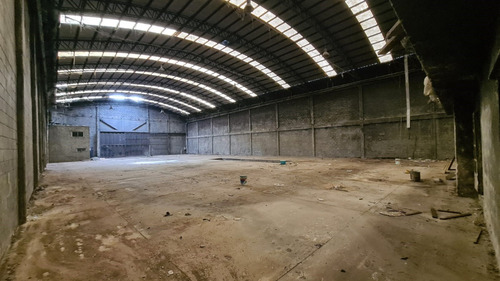 Gran Galpón De 1200m² Sobre Ruta 8 - Billinghurst