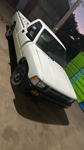 Toyota Hilux Cabina Simple Gasóleos Totalmente Restaurada