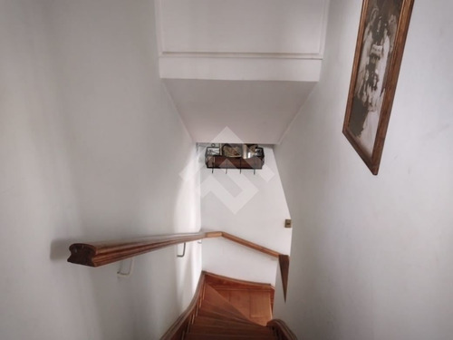 Casa En Venta De 4 Dorm. En Ñuñoa