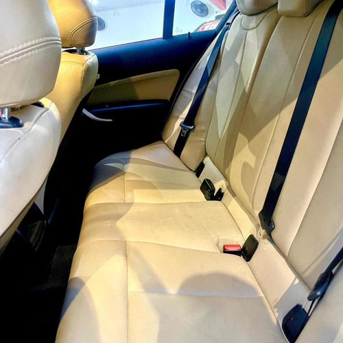 Imagem 11 de 14 de Bmw Serie 1 2014 1.6 Sport Aut. 5p