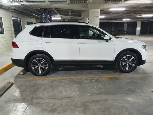 Imagen 8 de 11 de Volkswagen Tiguan 2019 1.4 Comfortline Plus At