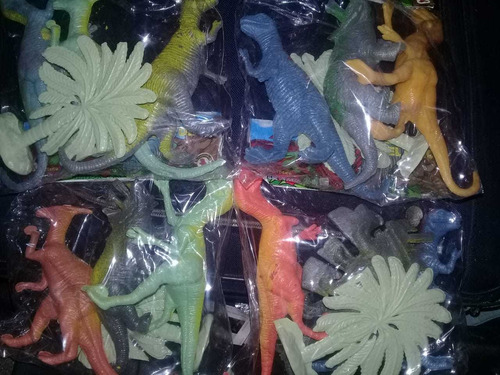 Gcg Lote De12 Dinosaurios Y 4 Palmeras Plastico 16 Cm Retro