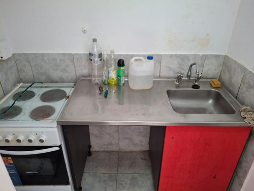 Venta - Oficina 2 Ambientes Con Terraza En Galería Comercial A Metros De La Estación San Isidro