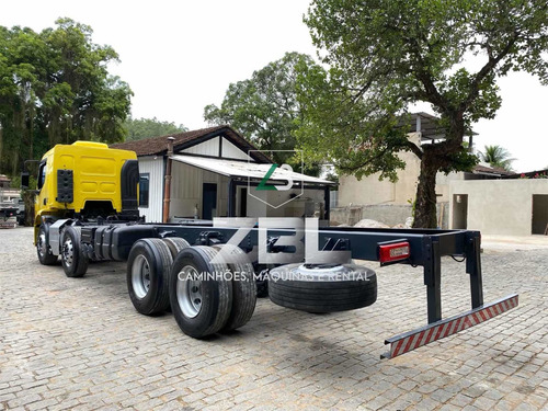 Imagem 5 de 15 de Volvo Vm 330 8x2