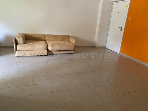 Excelente Apartamento En Alquiler En Lomas De Prados Del Este. #25-16800