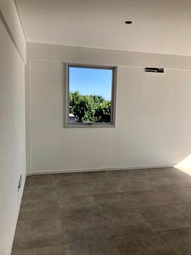 Imagen 3 de 11 de Departamento - Castelar Sur