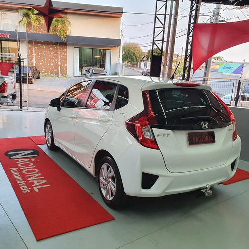 Imagem 5 de 6 de Honda Fit 1.5 16v Lx Cvt (flex) Flex Automático