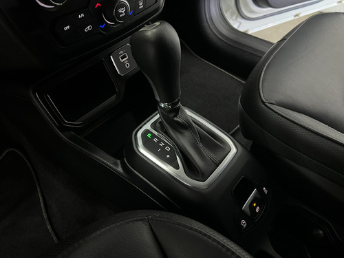 Jeep Renegade 1.8 16V FLEX LONGITUDE 4P AUTOMÁTICO