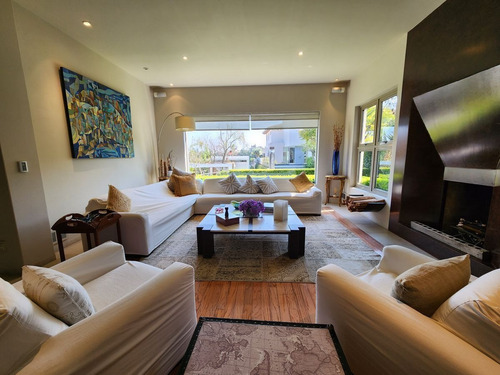 Imagen 4 de 19 de Bonita Casa En Venta En Fraccionamiento Hacienda Santa Fe