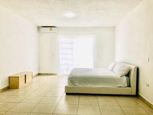 Casa, Calle De Porto Marmara Número 56, Lote I, Manzana 22, Supermanzana 55, Fraccionamiento Porto Bello, Benito Juárez (cancún), Quintana Roo, Ab2-ru