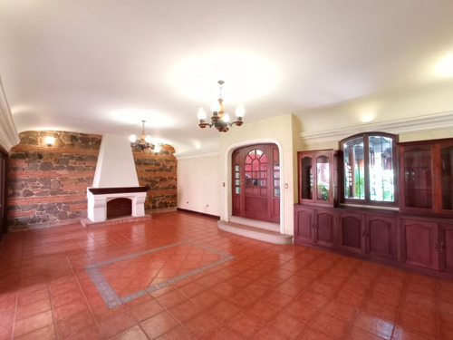 Imagen 8 de 29 de Vendo Hermosa Y Amplia Casa, Estilo Colonial, Sector Preferencial, Alta Plusvalia Y Seguridad