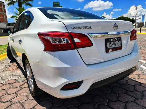 Imagen 5 de 15 de Nissan Sentra 2017 1.8 Advance Mt