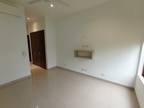 Imagen 27 de 30 de Zona Norte - Venta De Casa En Barcelona De Indias.