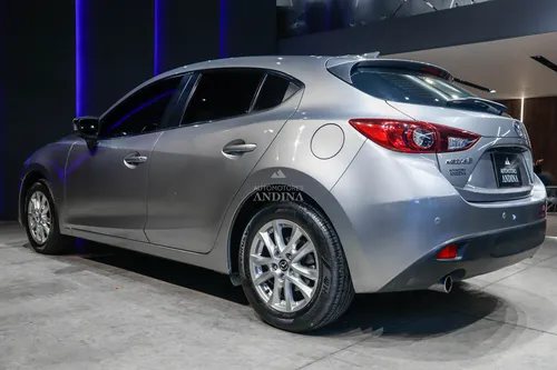 Mazda 3 Touring 2.0