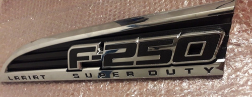Emblema Lariat Guardafango Izquierdo Ford Super Duty F-250