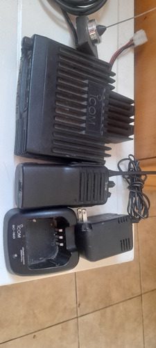 Se Venden 2 Radios Icom Uhf Uno Portátil Y Otro Fijo