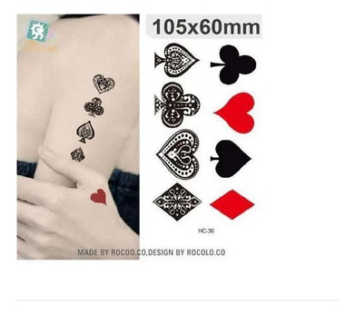 Delicada baraja de cartas de póquer con tatuaje temporal