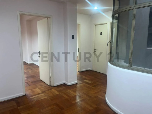 Oficina En Arriendo En El Centro De Santiago A Pasos De...