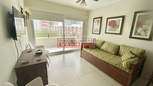 Apartamento En Brava, 1 Dormitorio Con Garaje