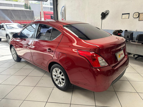 Nissan Versa Versa 1.6 16V SV (Flex)