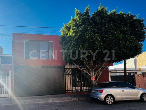 Casa En Venta En Jardines Del Estadio, San Luis Potosí, Slp.