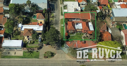 Casa Desarrollada En Una Sola Planta Sobre Amplio Lote