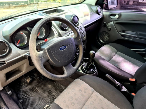 Ford Fiesta 1.6 Ambiente Plus Mp3 5pts 2013 82.000km T/usado