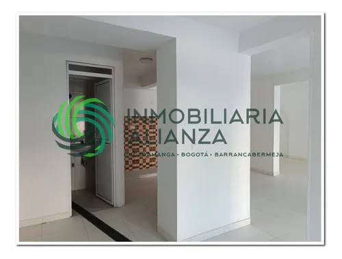 Local En Arriendo En La Feria. Cod A14192