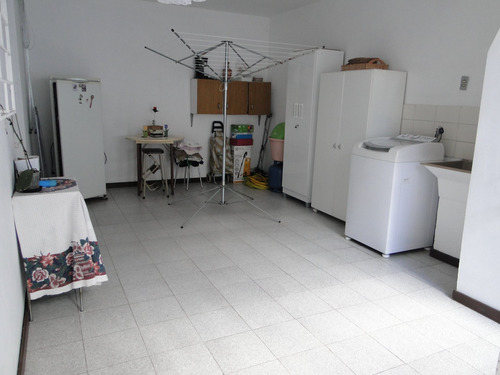 Imagem 14 de 28 de Casa Comercial Com 3 Dormitórios Para Alugar Com 150m² Por R$ 4.000,00 No Bairro Portão - Curitiba / Pr - Cm0039