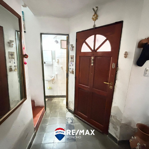 Venta Casa 2 Plantas - B°920vv. - Catamarca