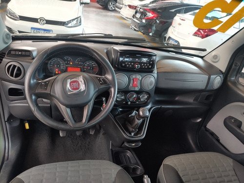Imagem 6 de 11 de Fiat Doblo 2015 1.8 16v Adventure Flex 5p