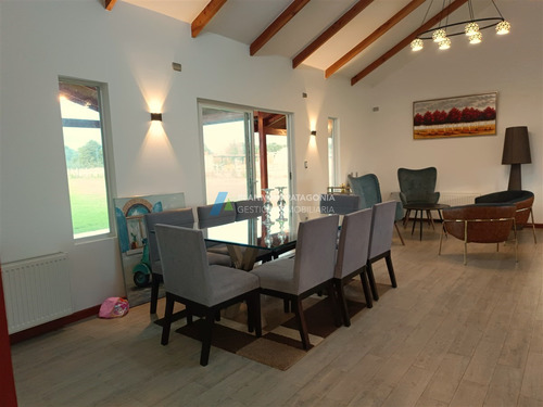Casa En Venta De 4 Dorm. En Frutillar