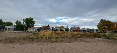 Venta De Casa En Pozo En Cipolletti, Barrio Altos De La Falda