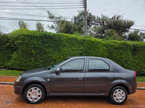 Renault Logan 1.4 Familiar Mt 2014