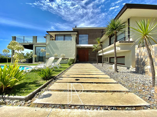 Casa Amoblada, Gran Patio Y Piscina