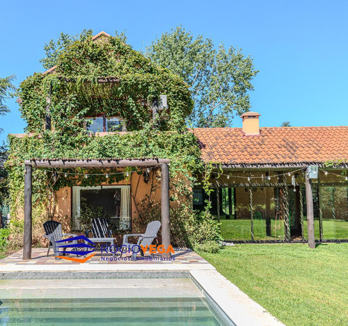 Casa A La Venta En Campos De Álvarez