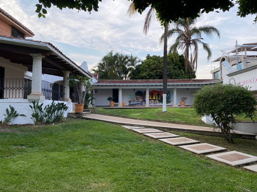 Comercial En Esquina Con Frente A La Avenida San Diego - Roq-825-cs