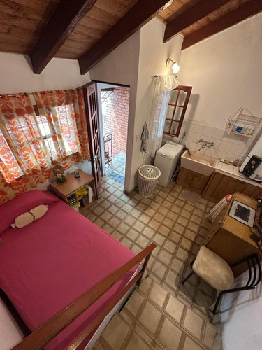 Casa Con Garage Sobre Avenida En Venta!!!