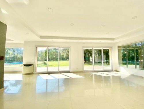 Venta Casa Quinta 4 Ambientes.permuta